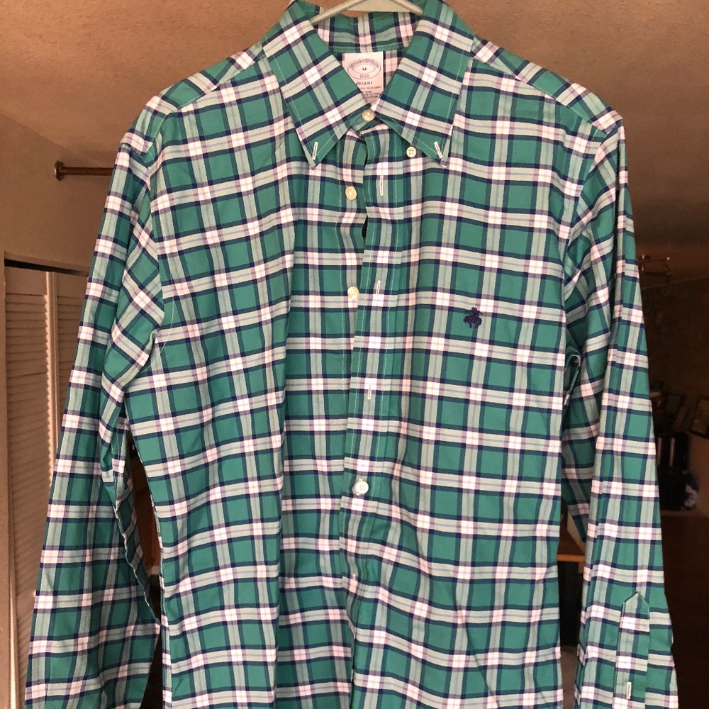 Brooks Brothers Button Down Regent Fit - Medium